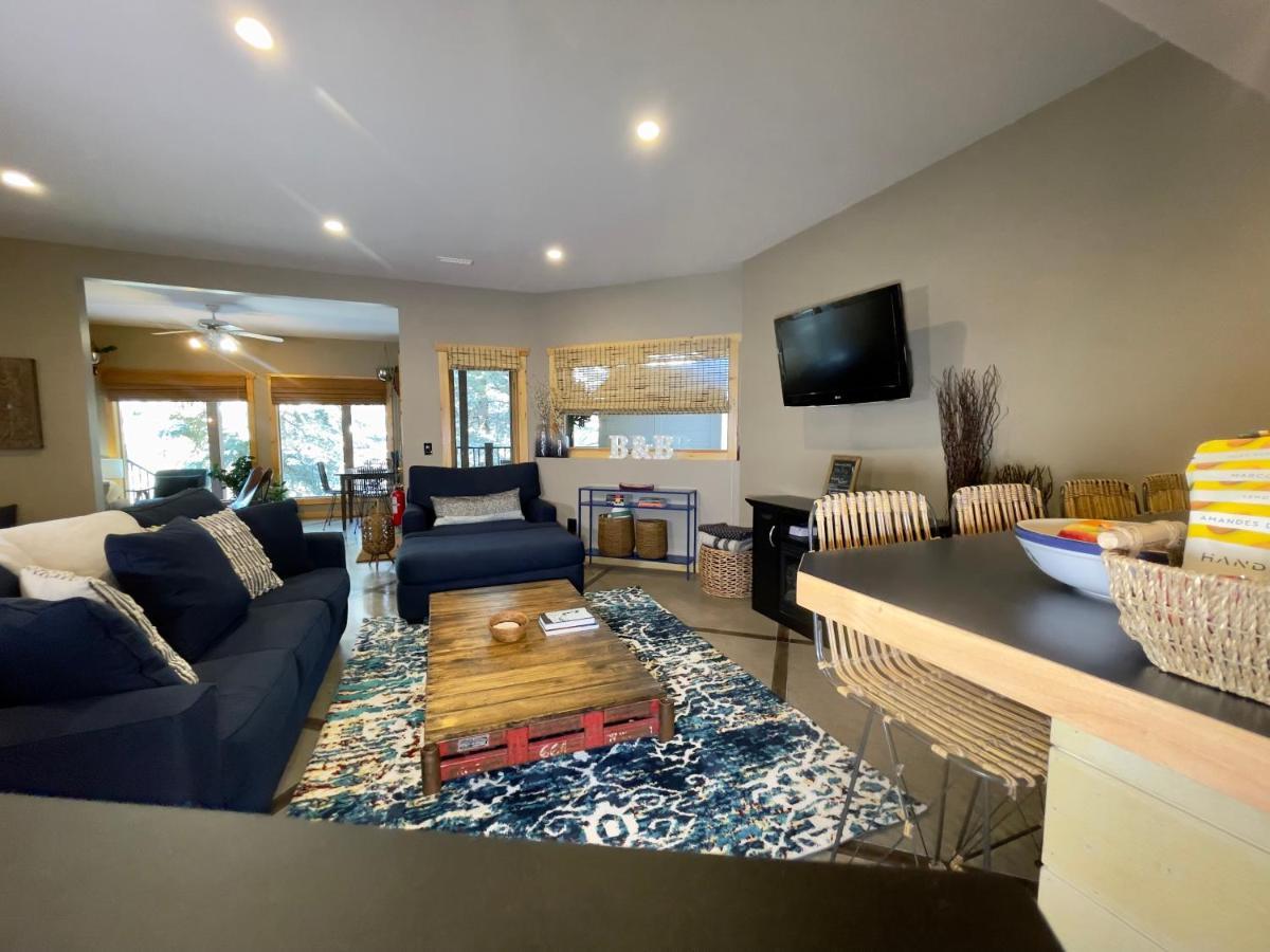 Blanchard Mountain BnB. Your Adventure Awaits! Canmore Extérieur photo